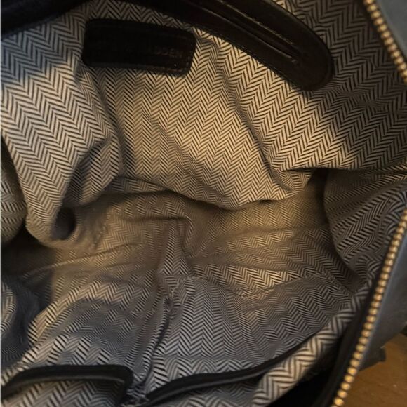 Steve Madden Elegant Black Leather Shoulder Bag - Picture 10 of 16